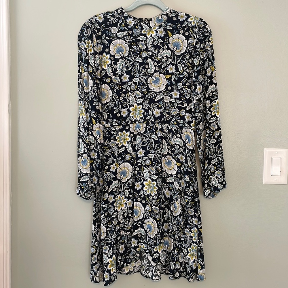 Super cute floral dress.